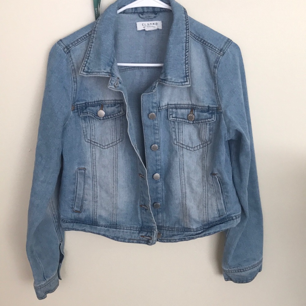 Woman’s Jean jacket size large